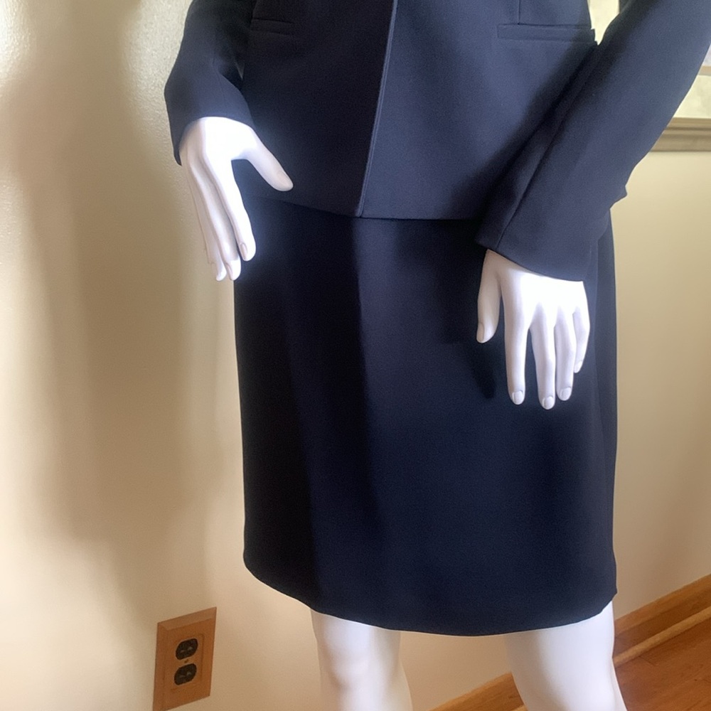 Petite Sophisticate Navy Blazer (0)/ skirt (4) xs / small 623 - Picture 3 of 13